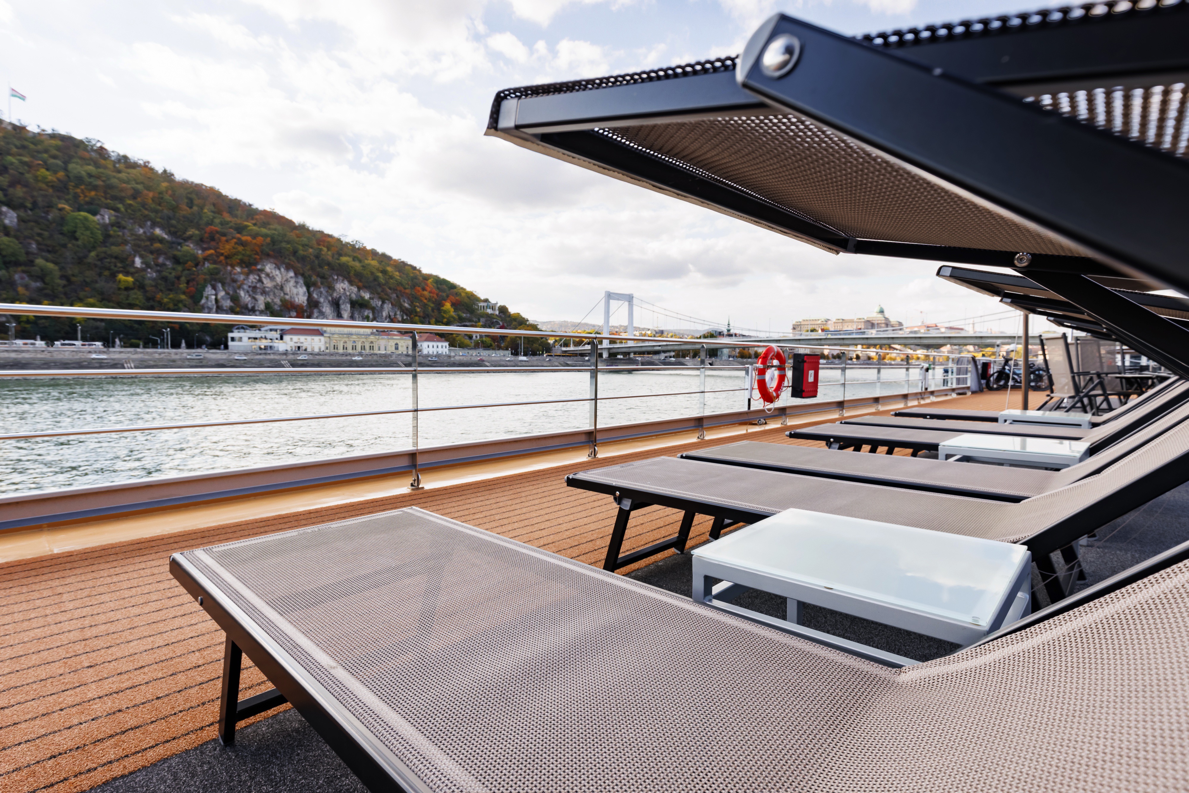 Avalon Passion - Sky Deck